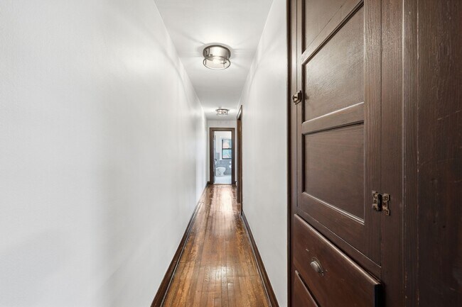 Building Photo - E Markison Ave