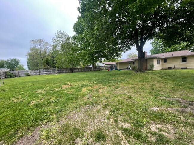 Building Photo - Ranch located in Jenison School District