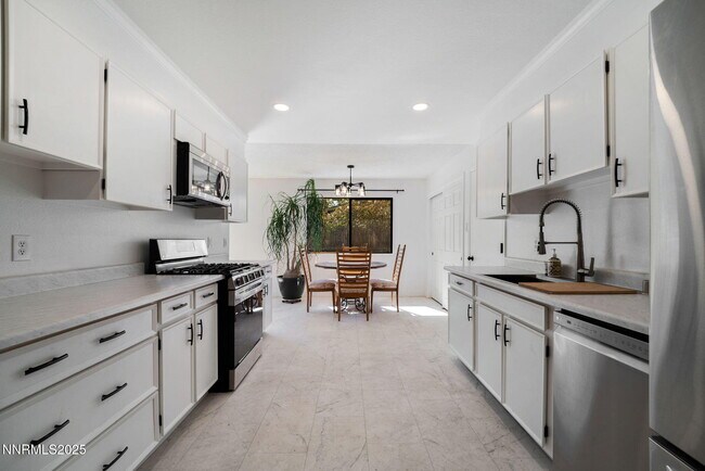 Building Photo - 1175 Akard Dr