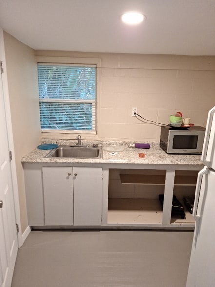 Building Photo - 1449 N Ronald Reagan Blvd