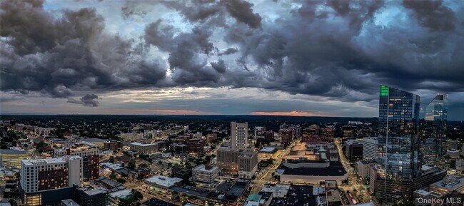 Building Photo - 10 City Pl