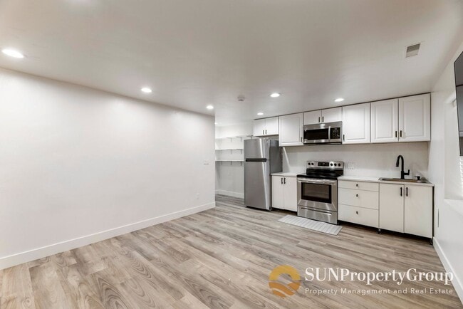 Building Photo - Beautiful Basement  Apartment In Riverton!