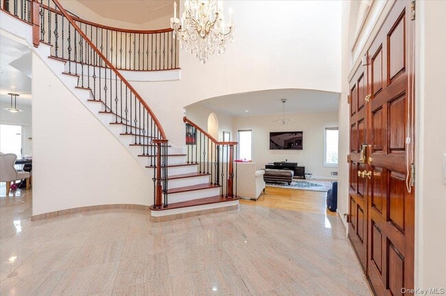 Building Photo - 11 Drury Ln