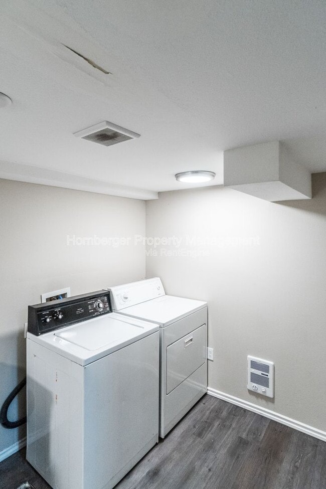 Building Photo - 1808 W 2nd Ave