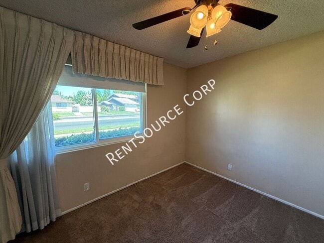 Building Photo - 39642 Country Club Dr