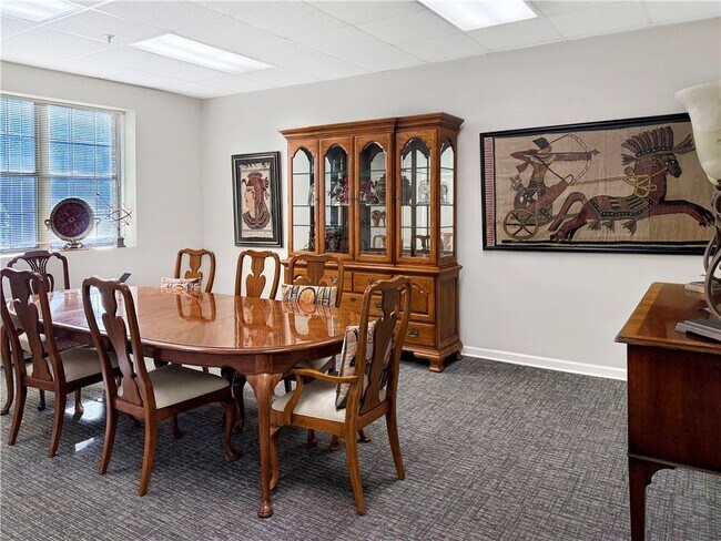 Building Photo - 475 Mount Vernon Hwy NE