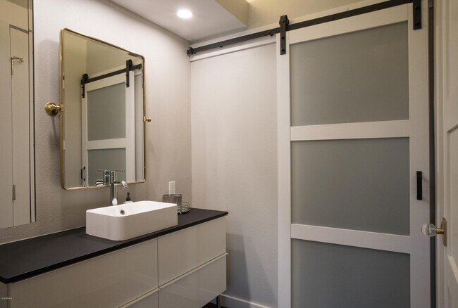 Building Photo - 4525 N 66th St