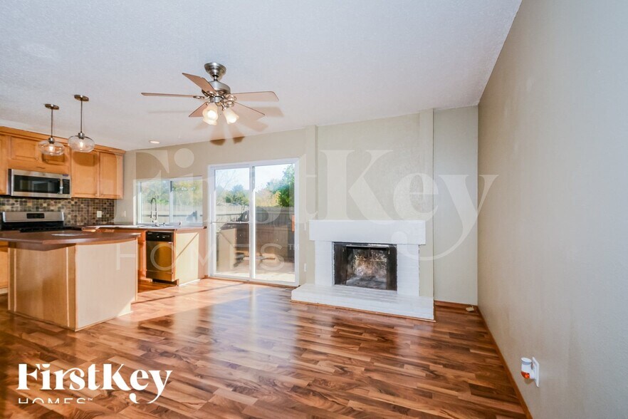 Building Photo - 12082 Foxpoint Dr