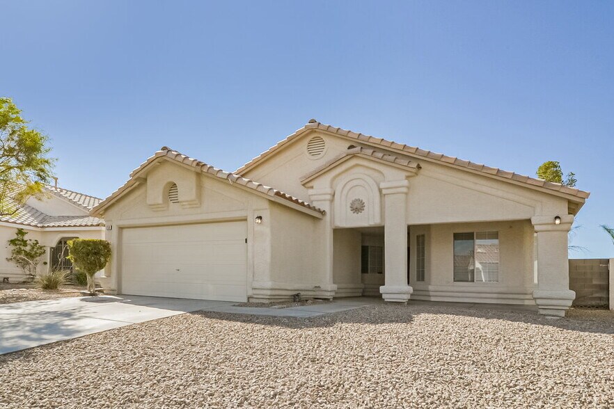 Building Photo - 1758 St Thomas Dr