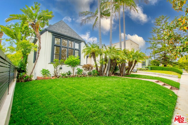 Building Photo - 449 S Citrus Ave