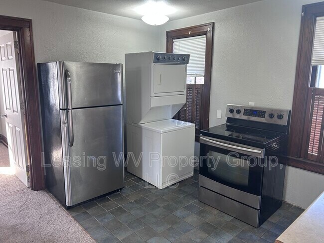 Building Photo - 5722 Stiles Dr