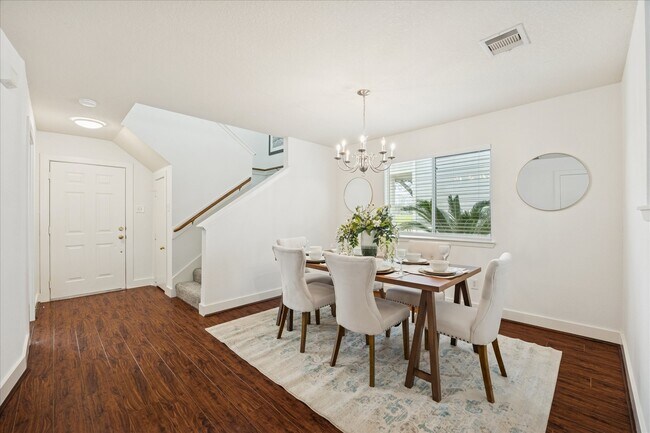 Building Photo - 10727 Cobblecreek Way