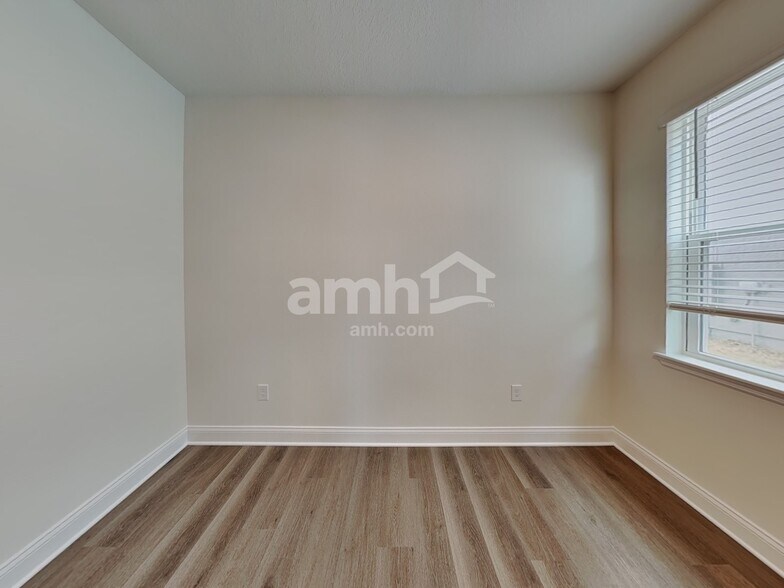 Building Photo - 2550 Feather Crst Dr