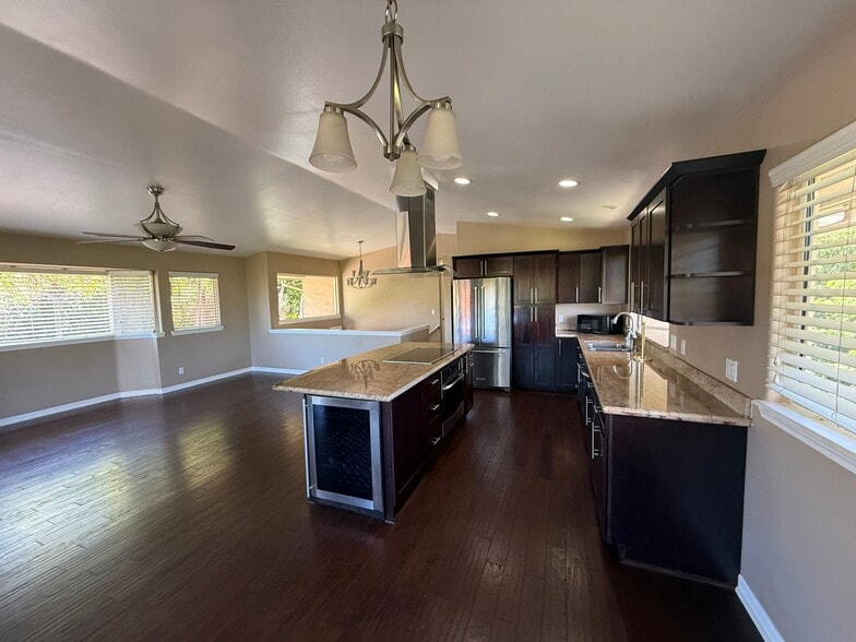 Building Photo - 2657 Moolio Pl