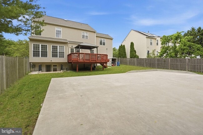 Building Photo - 6355 Willowfield Way
