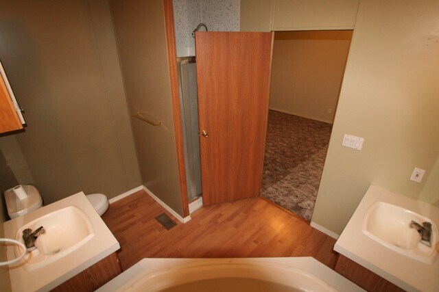 Building Photo - 2732 Donna Ave