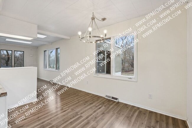 Building Photo - 1206 Amos Ave