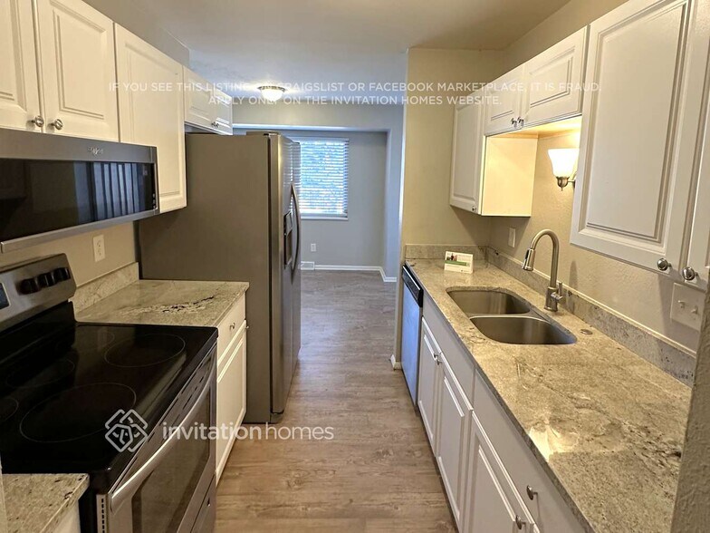 Building Photo - 2643 S Richfield St