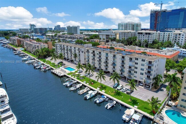 Building Photo - 1731 SE 15th St