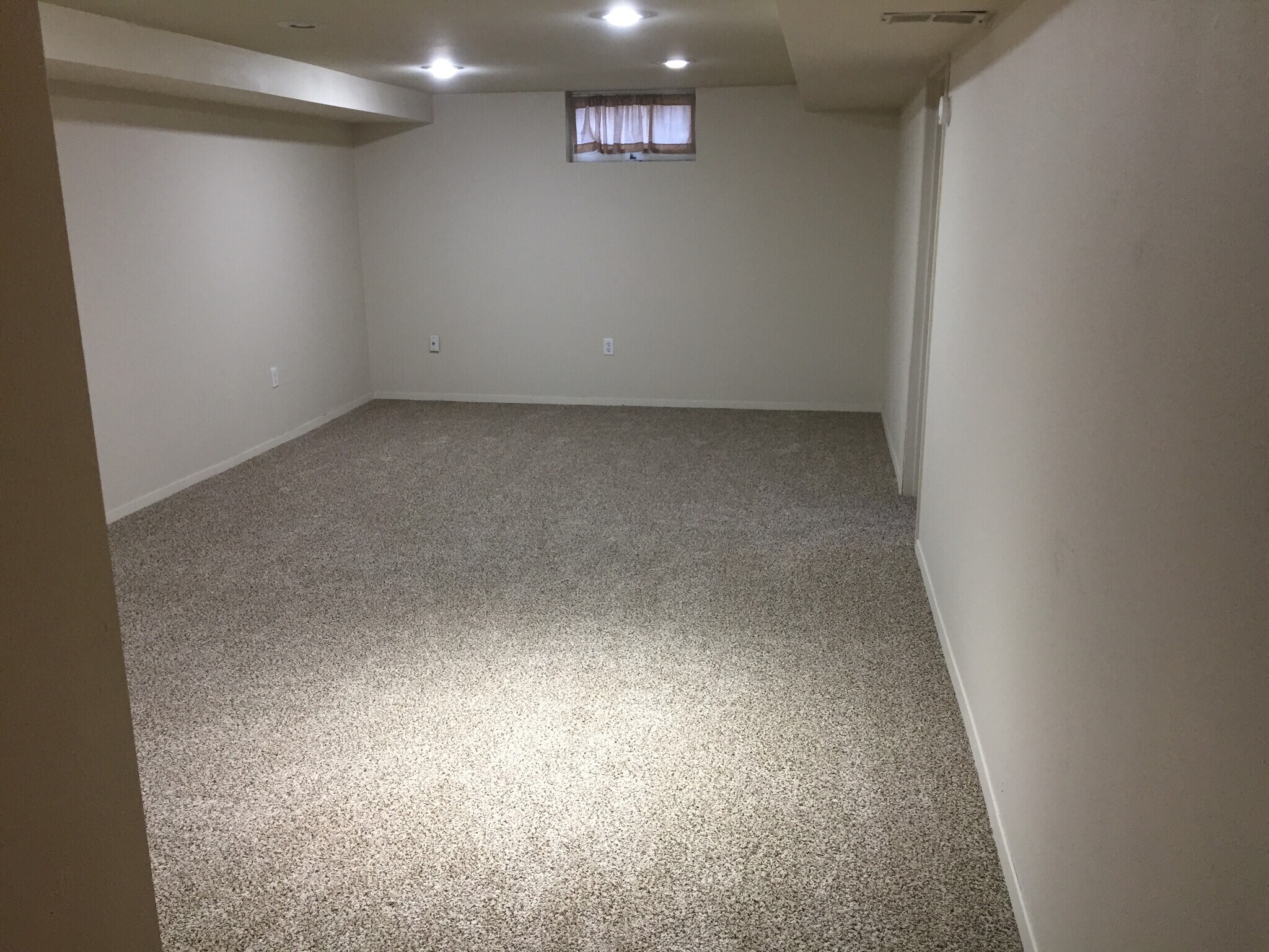 Building Photo - 3320 E 20th Ave