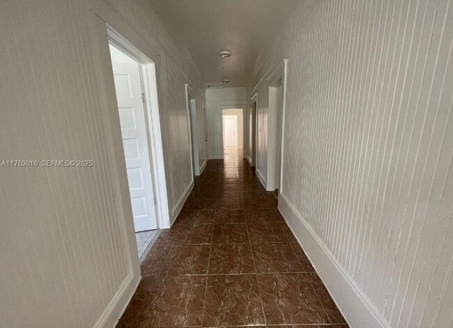 Building Photo - 707 4th St