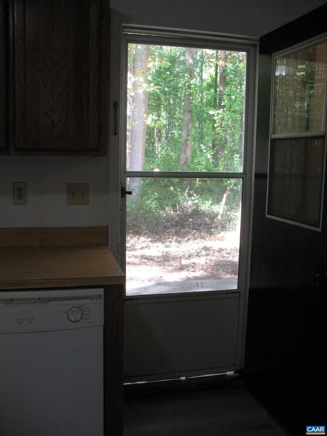 Building Photo - 270 Albert Ct