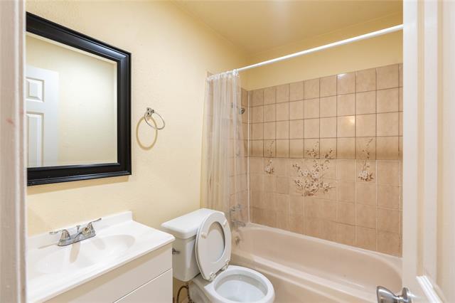 Building Photo - 510 Cranbrook Park