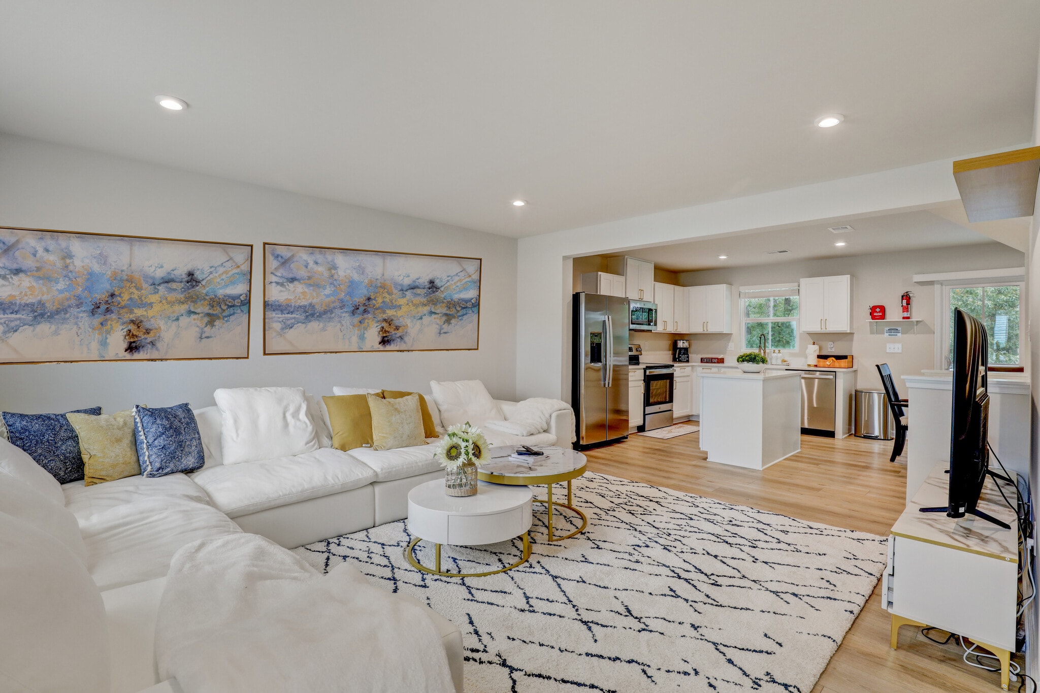 Building Photo - 1001 Cyprus Ct