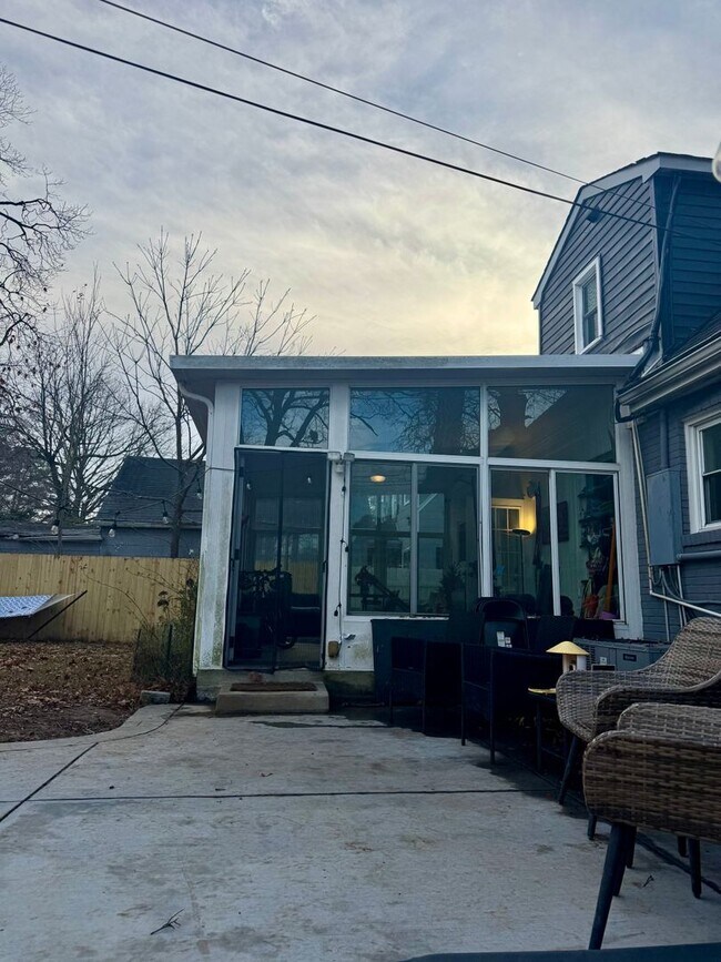 Building Photo - Centrally Located Updated Cape Cod!