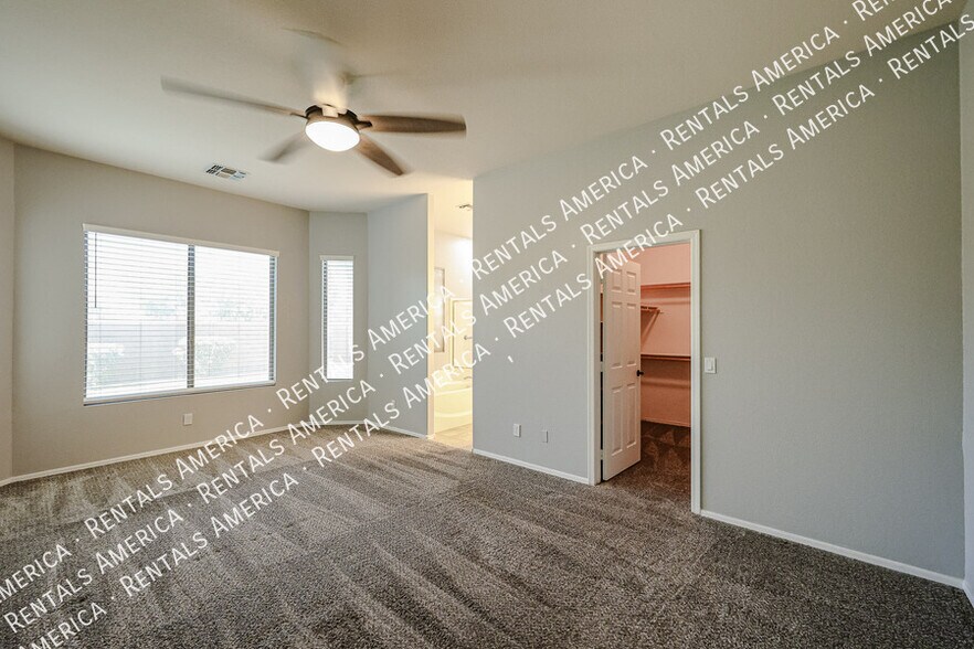 Building Photo - 9447 E Natal Ave