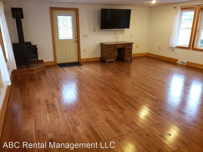 Building Photo - 2 br, 1 bath Apartment - 601 Garfield Ave