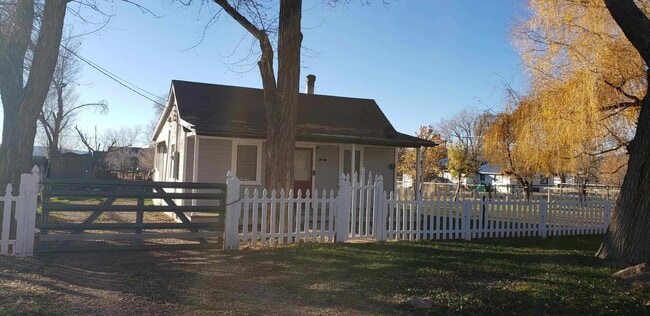 Building Photo - Cute home in Paragonah