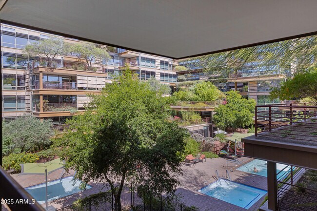 Primary Photo - 7167 E Rancho Vista Dr