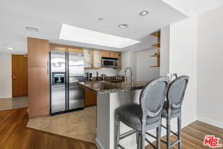 Building Photo - 13700 Marina Pointe Dr