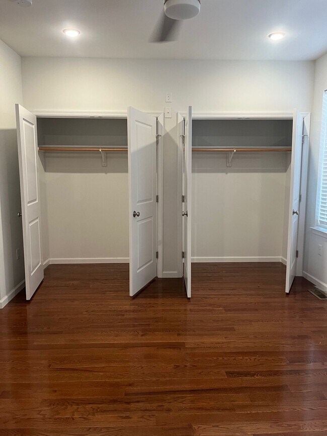 Building Photo - 93 Evergreen St