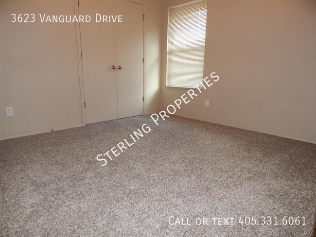 Building Photo - 3623 Vanguard Dr