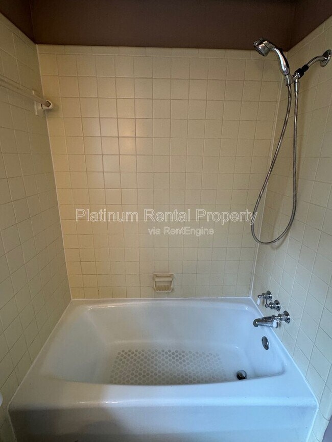 Building Photo - 2990 Summit Ridge