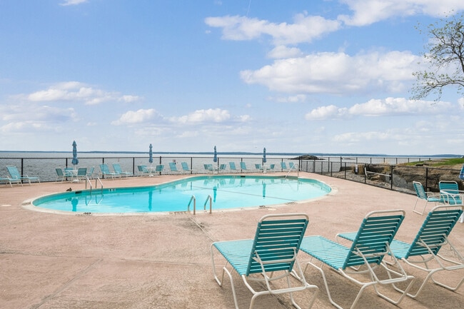 Building Photo - 17 Waters Edge