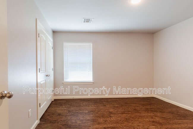 Building Photo - 4329 Edinburg Way