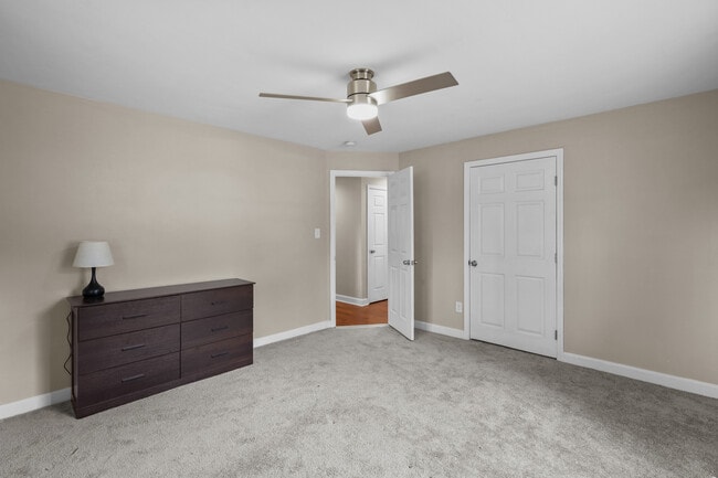 Building Photo - Spacious 4-Bedroom, 2.5-Bath Home E Duffy