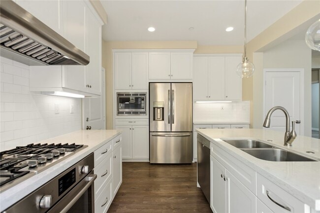 Building Photo - 55 Jade Flower