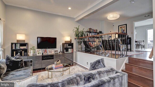 Building Photo - 44072 Florence Terrace