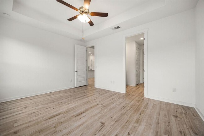 Building Photo - 904 Balsora Cv