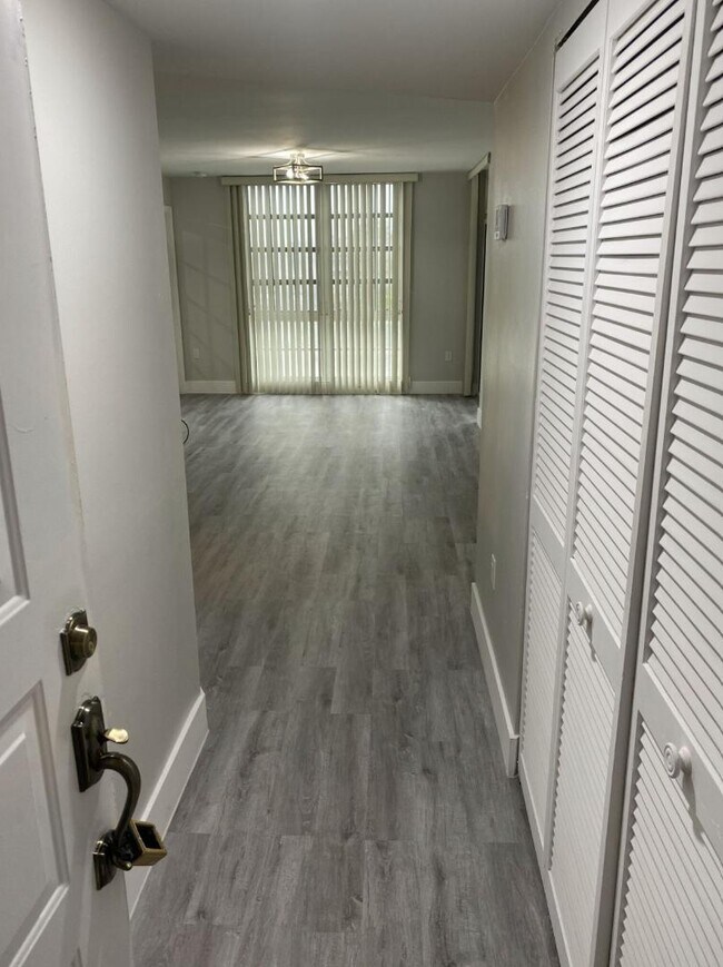 Building Photo - 1280 S Alhambra Cir