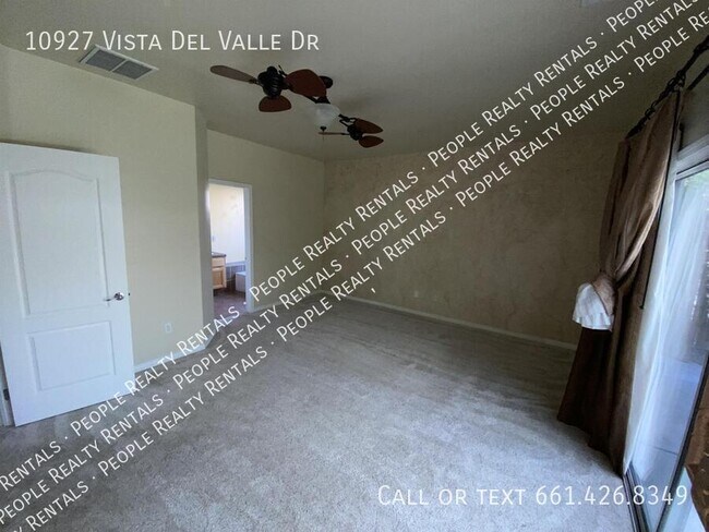 Building Photo - 10927 Vista Del Valle Dr