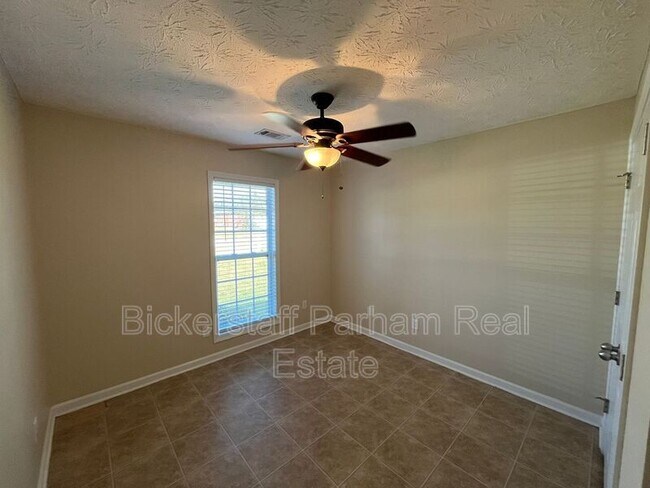 Building Photo - 14 Brentwood Dr