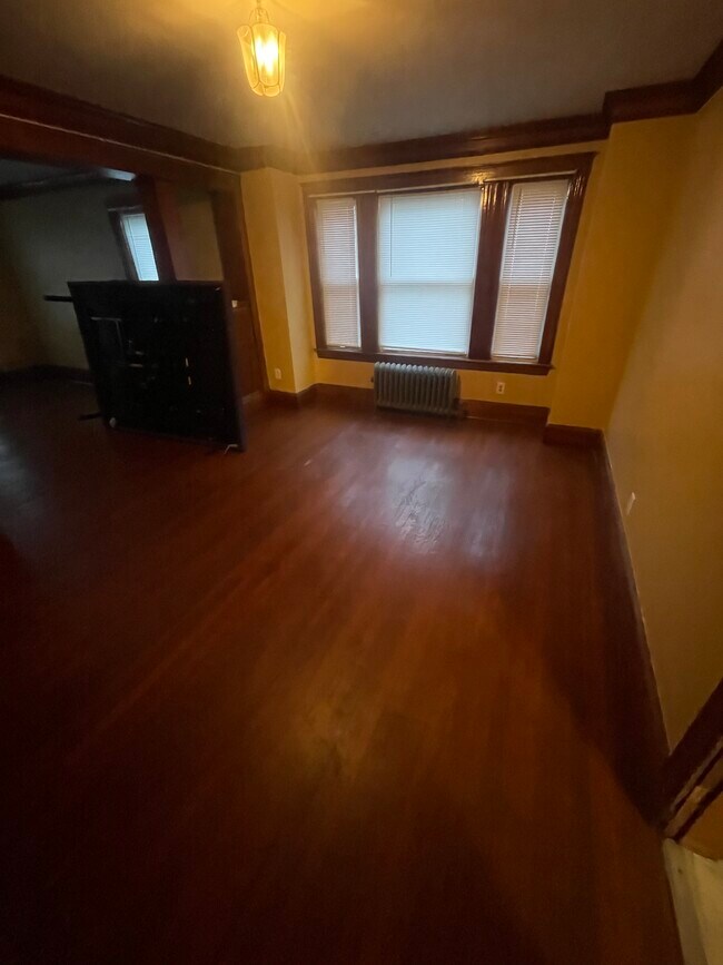 Building Photo - 87 Ferry St