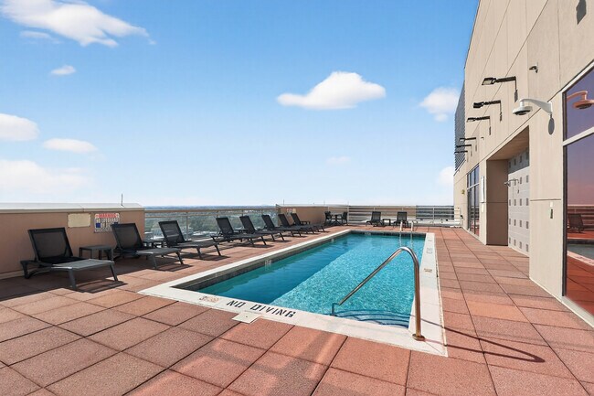 Building Photo - 315 Arlington Ave