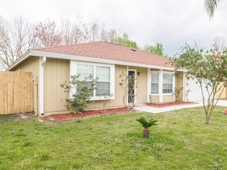 Building Photo - 1986 Apopka Dr
