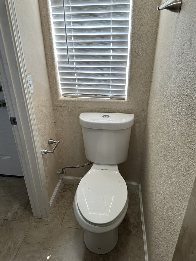 Building Photo - Modesto 3 Bedroom 2 Bathroom Home